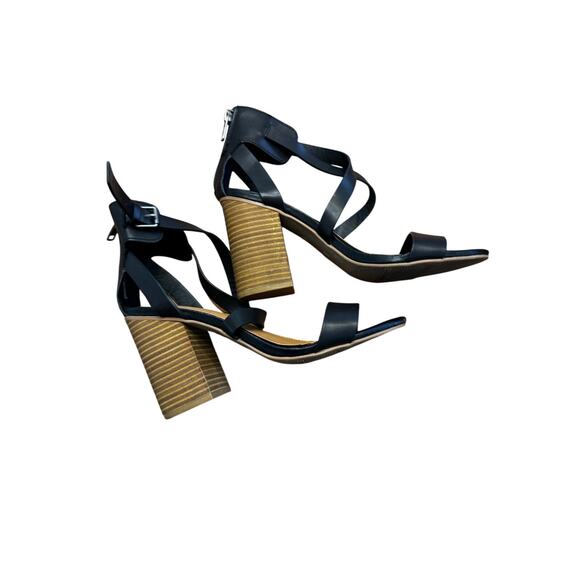 MIA Black Sandal with Block Heel in Size 8 - Picture 3 of 6